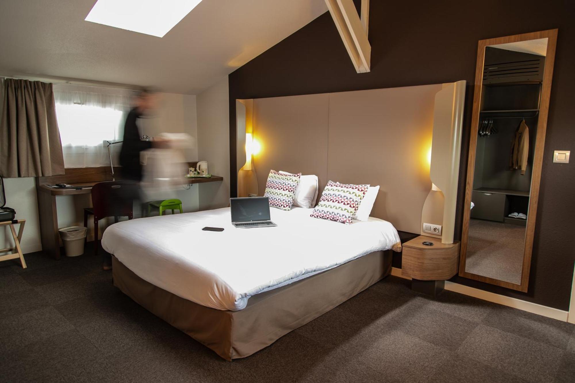 Campanile Toulouse - Blagnac Aeroport Hotel Exterior photo